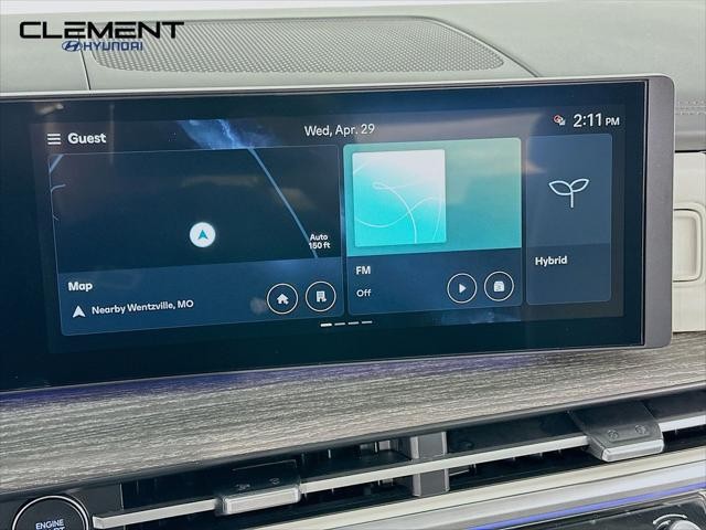 Hyundai Santa Fe Hybrid Vehicle Full-screen Gallery Image 17