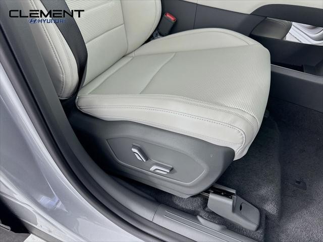 Hyundai Santa Fe Hybrid Vehicle Full-screen Gallery Image 30