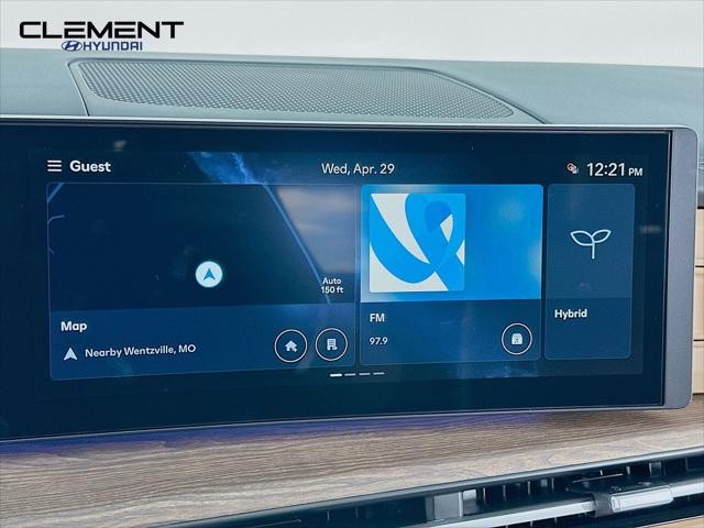 Hyundai Santa Fe Hybrid Vehicle Full-screen Gallery Image 17