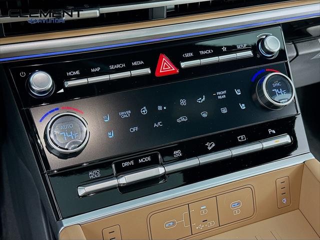Hyundai Santa Fe Hybrid Vehicle Full-screen Gallery Image 19