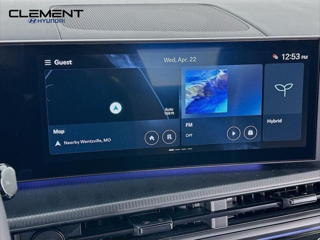 Hyundai Santa Fe Hybrid Vehicle Full-screen Gallery Image 17