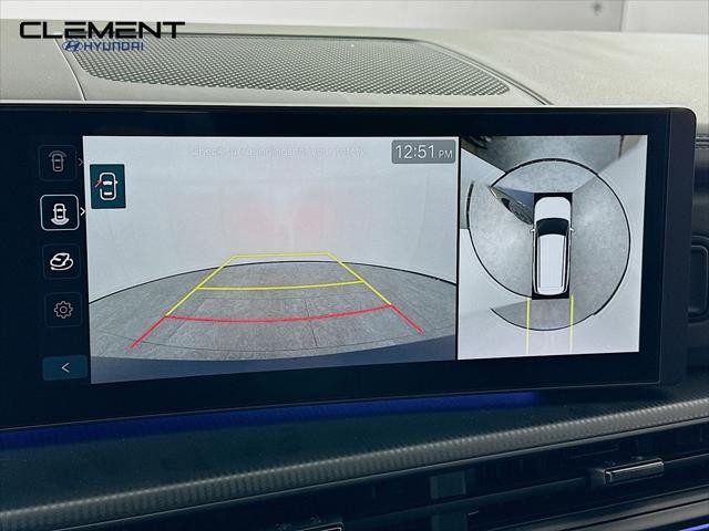 Hyundai Santa Fe Hybrid Vehicle Full-screen Gallery Image 18