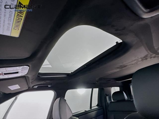 Hyundai Santa Fe Hybrid Vehicle Full-screen Gallery Image 22