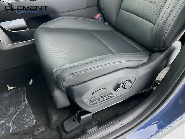 Hyundai Santa Fe Hybrid Vehicle Full-screen Gallery Image 26