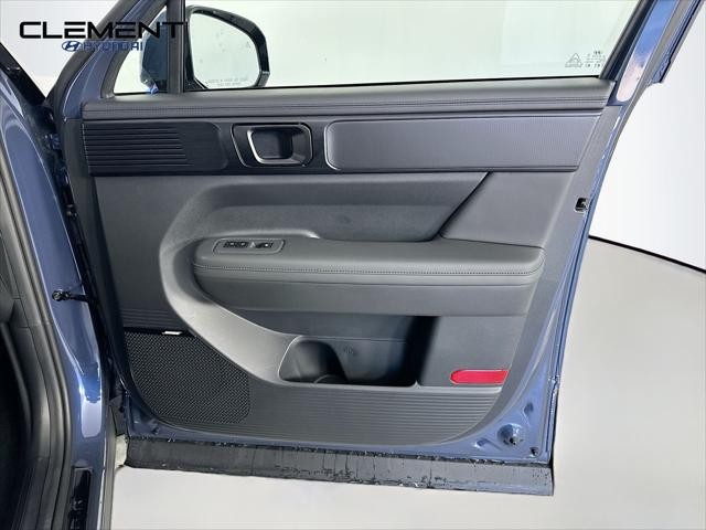 Hyundai Santa Fe Hybrid Vehicle Full-screen Gallery Image 32