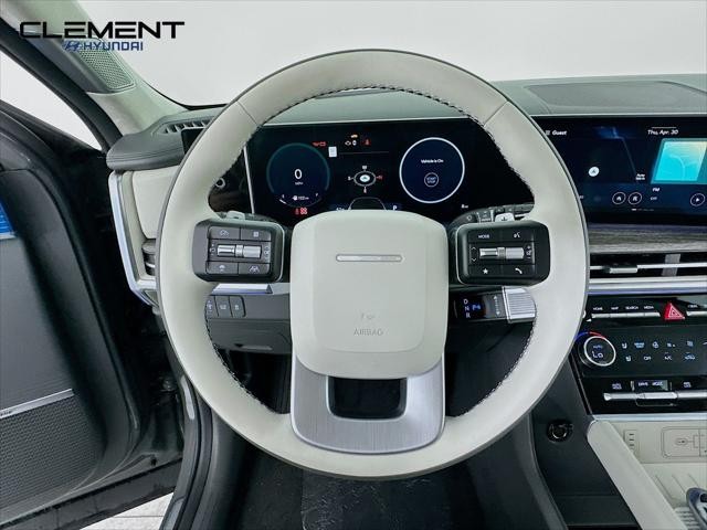Hyundai Santa Fe Hybrid Vehicle Full-screen Gallery Image 13