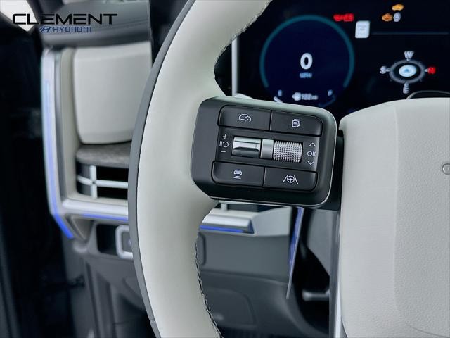Hyundai Santa Fe Hybrid Vehicle Full-screen Gallery Image 14