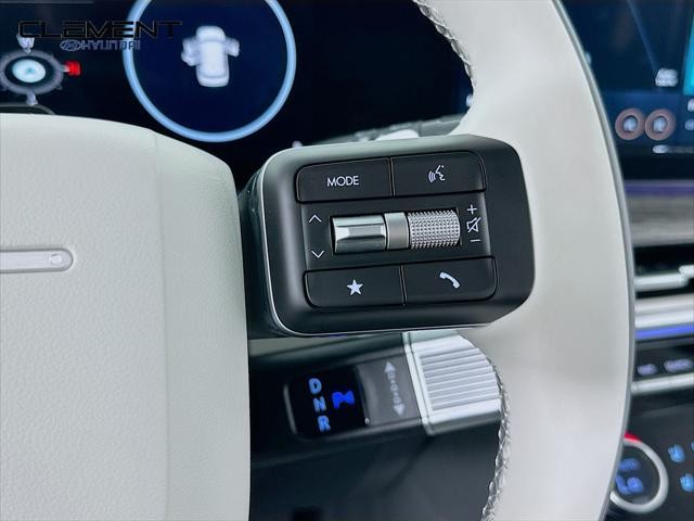 Hyundai Santa Fe Hybrid Vehicle Full-screen Gallery Image 15