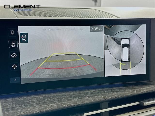 Hyundai Santa Fe Hybrid Vehicle Full-screen Gallery Image 18