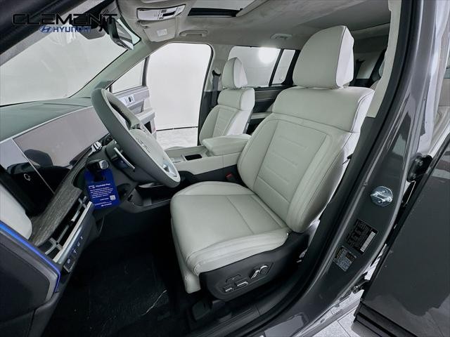 Hyundai Santa Fe Hybrid Vehicle Full-screen Gallery Image 27
