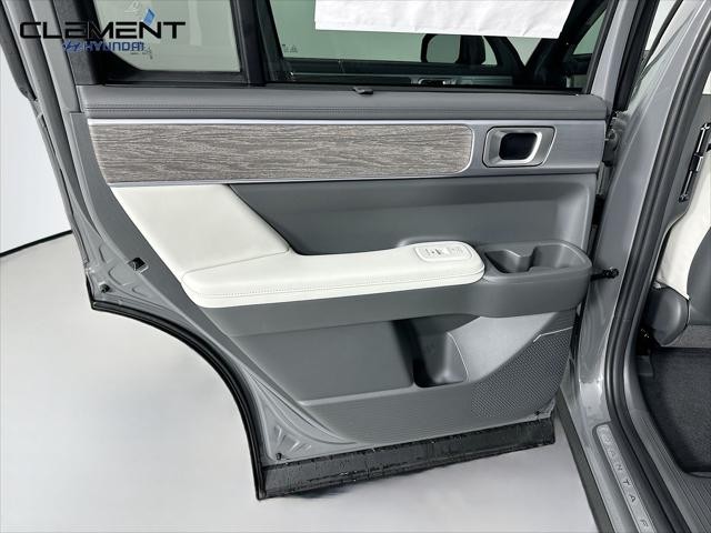 Hyundai Santa Fe Hybrid Vehicle Full-screen Gallery Image 28