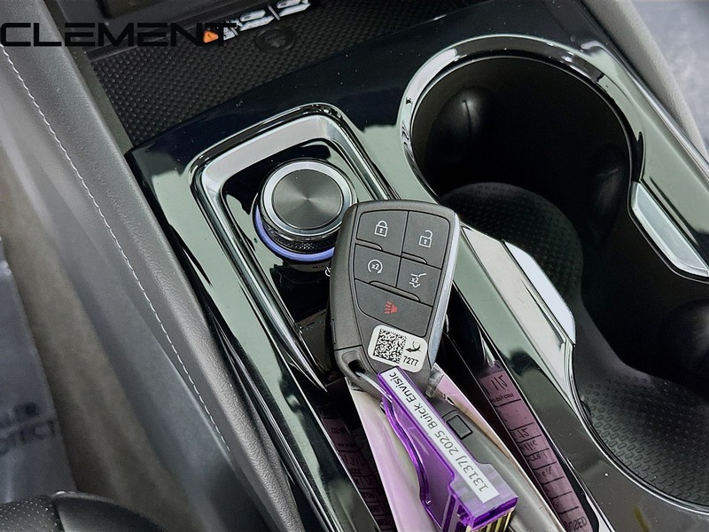 Buick Envision Vehicle Full-screen Gallery Image 23