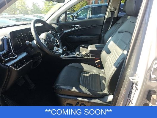 Kia Sportage Vehicle Full-screen Gallery Image 3