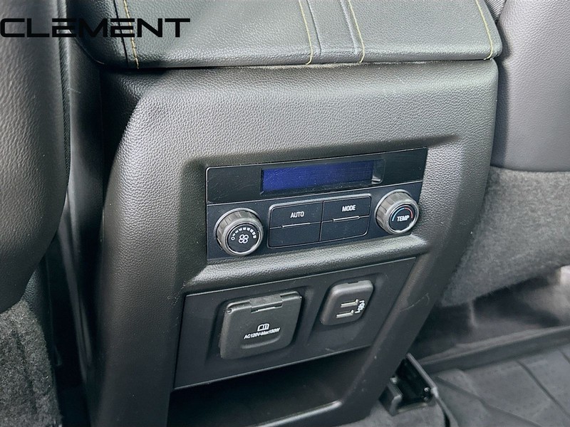 Chevrolet Traverse Vehicle Full-screen Gallery Image 36