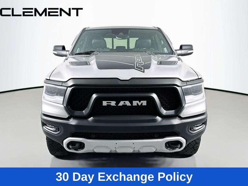Ram 1500 Vehicle Full-screen Gallery Image 3