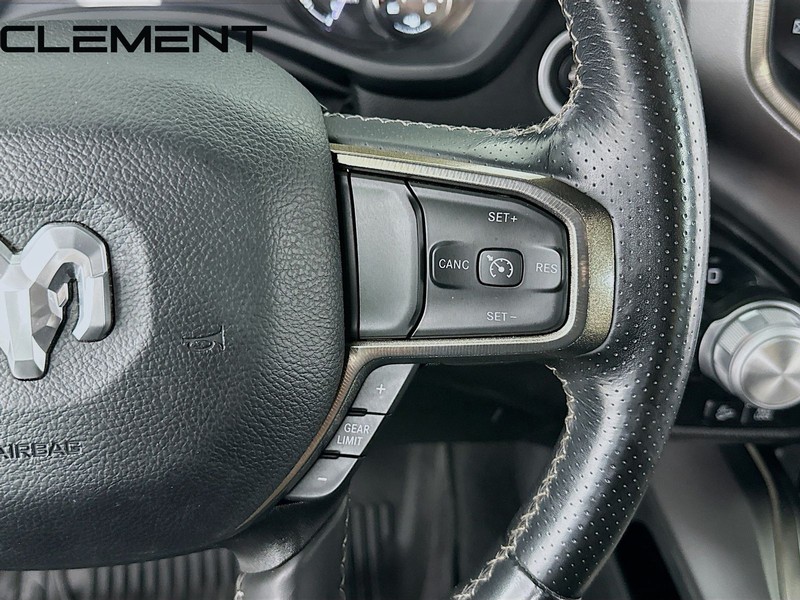 Ram 1500 Vehicle Full-screen Gallery Image 17