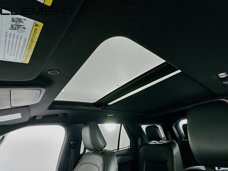 Ford Explorer Vehicle Full-screen Gallery Image 25