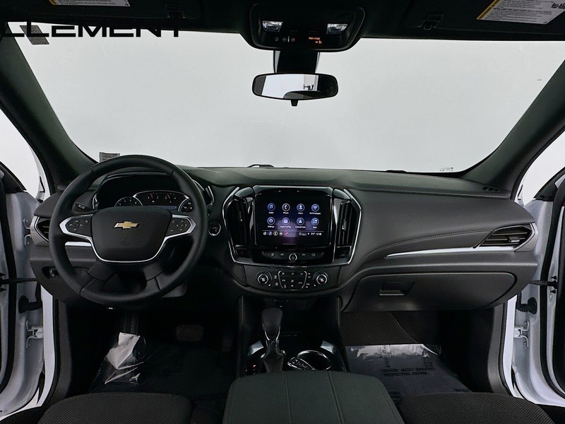 Chevrolet Traverse Vehicle Full-screen Gallery Image 12