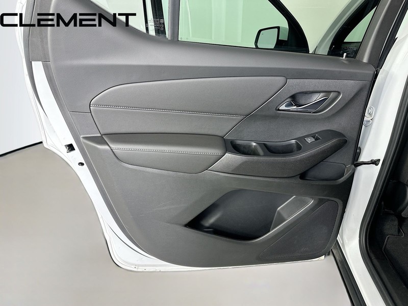 Chevrolet Traverse Vehicle Full-screen Gallery Image 30
