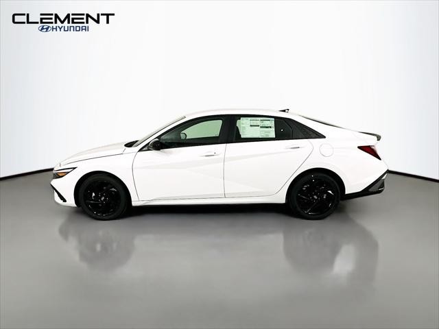 Hyundai Elantra Vehicle Image 04