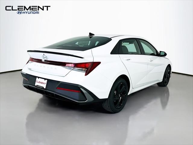 Hyundai Elantra Vehicle Image 06