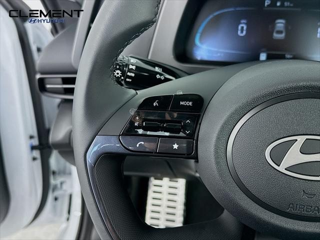 Hyundai Elantra Vehicle Image 14