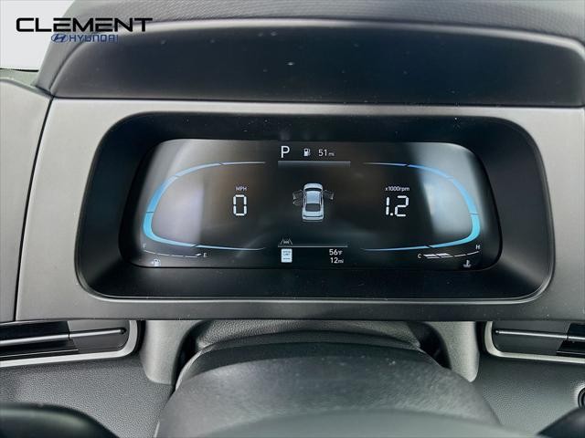 Hyundai Elantra Vehicle Image 16