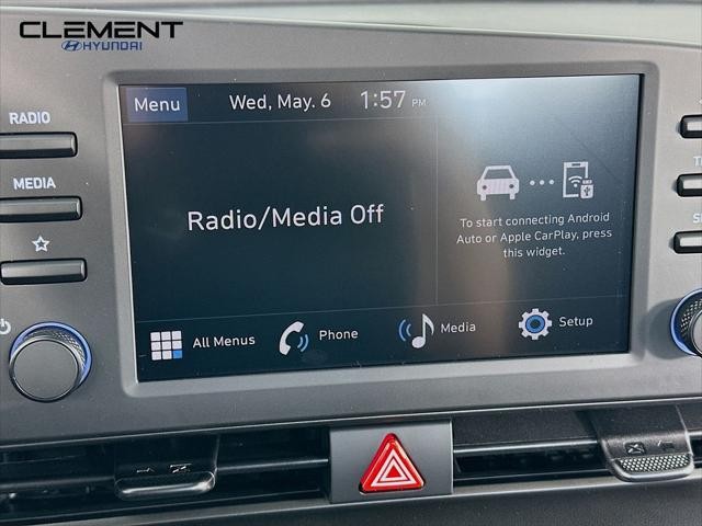 Hyundai Elantra Vehicle Image 17