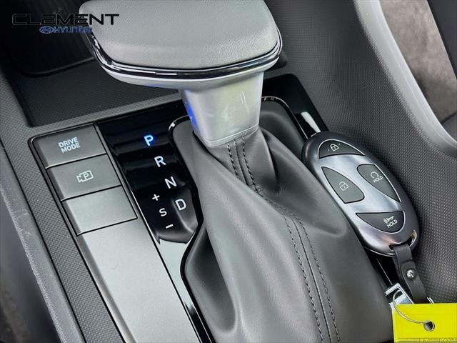 Hyundai Elantra Vehicle Image 20