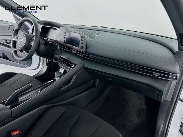 Hyundai Elantra Vehicle Image 28