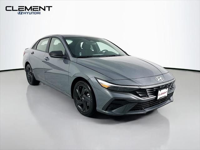 Hyundai Elantra Vehicle Image 03