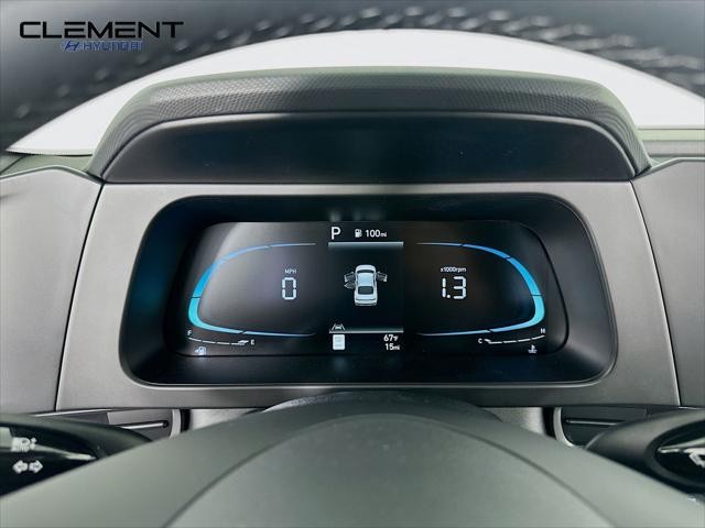 Hyundai Elantra Vehicle Image 16
