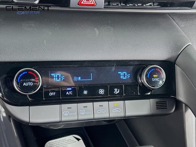 Hyundai Elantra Vehicle Image 19