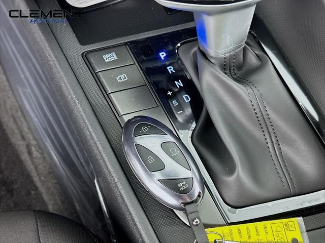 Hyundai Elantra Vehicle Image 20