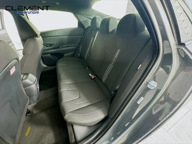 Hyundai Elantra Vehicle Image 26