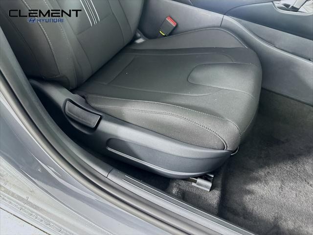 Hyundai Elantra Vehicle Image 27