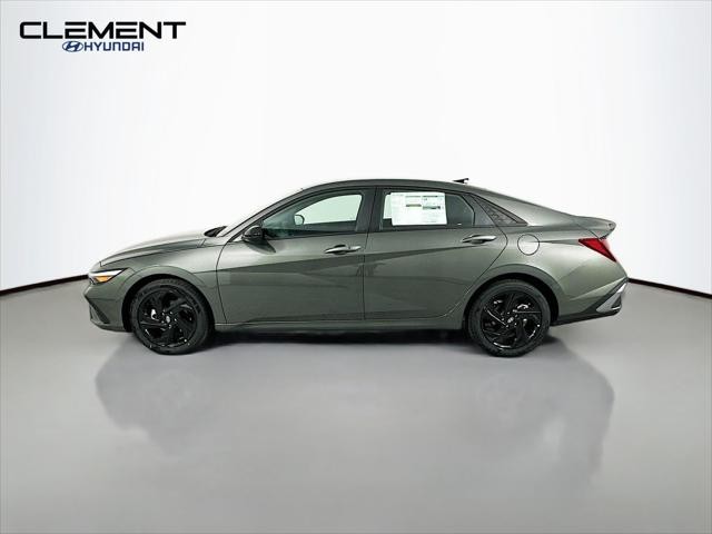 Hyundai Elantra Vehicle Image 04