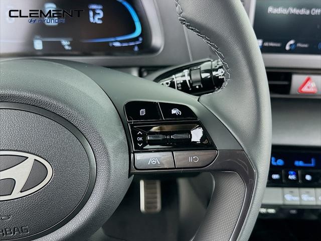 Hyundai Elantra Vehicle Image 15