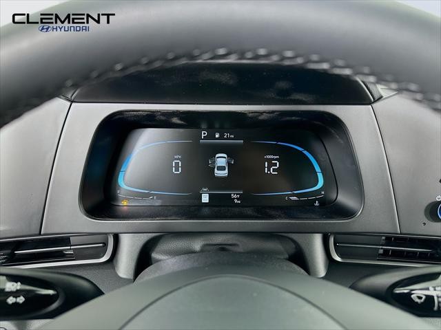 Hyundai Elantra Vehicle Image 16