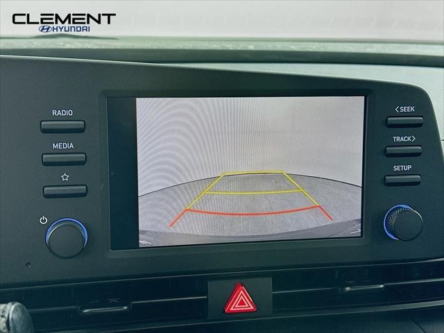 Hyundai Elantra Vehicle Image 18