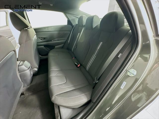 Hyundai Elantra Vehicle Image 26