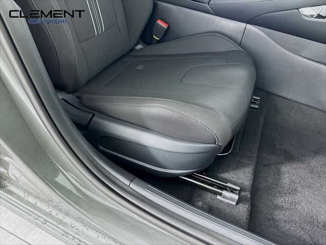 Hyundai Elantra Vehicle Image 27