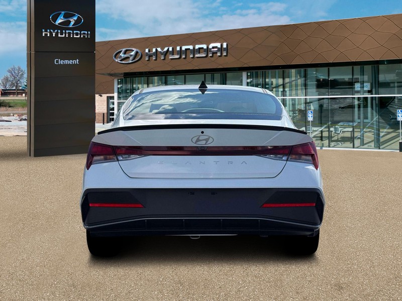 Hyundai Elantra Vehicle Image 06