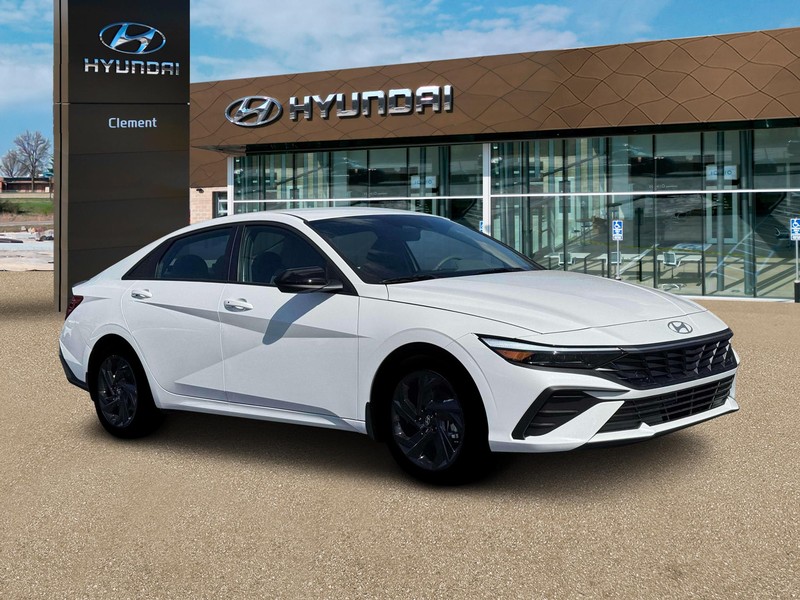 Hyundai Elantra Vehicle Image 10