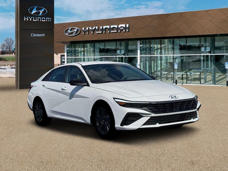 Hyundai Elantra Vehicle Image 11