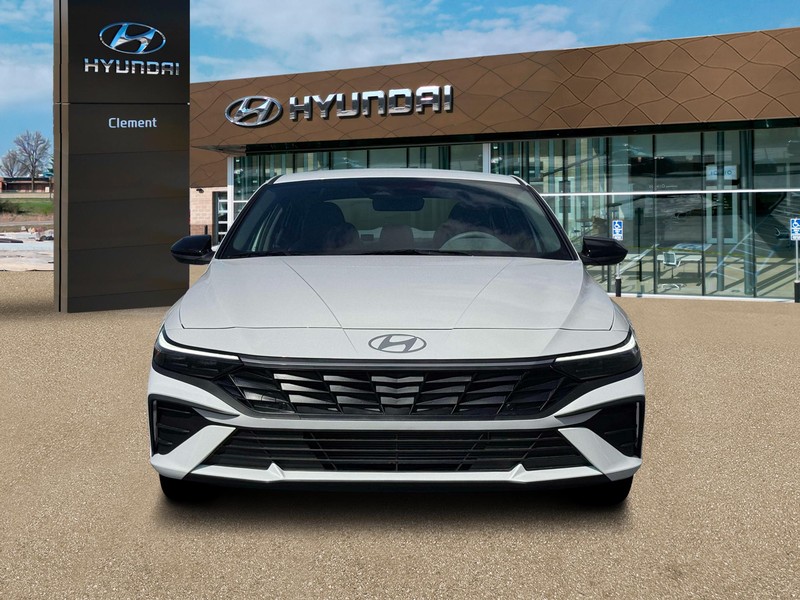 Hyundai Elantra Vehicle Image 12