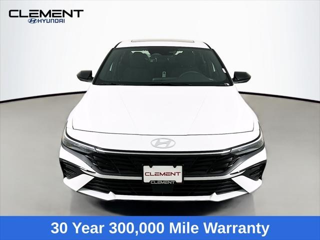 Hyundai Elantra Vehicle Image 02