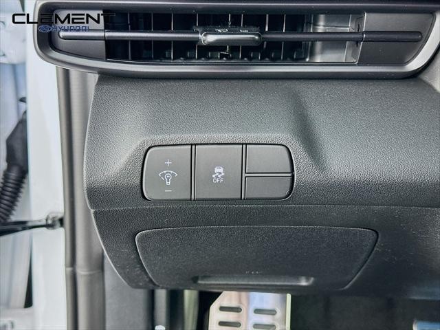 Hyundai Elantra Vehicle Image 12