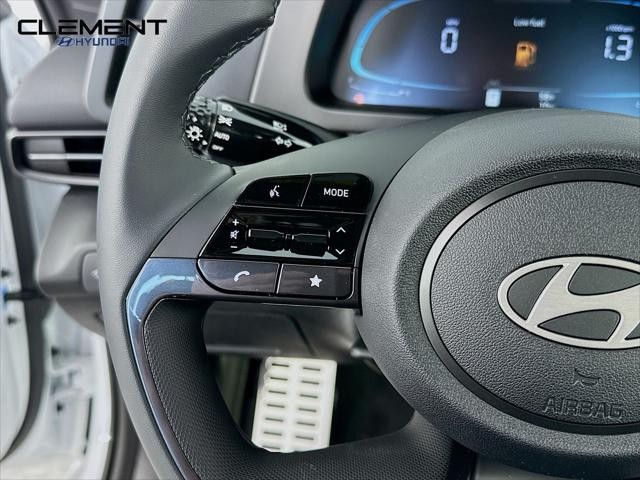 Hyundai Elantra Vehicle Image 14
