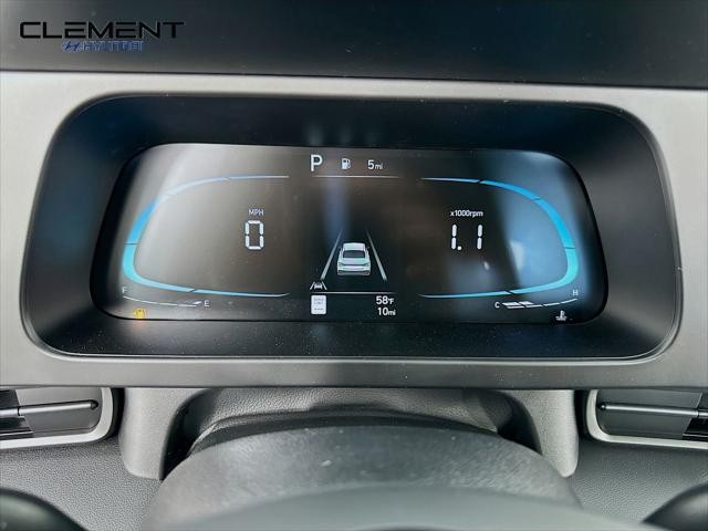 Hyundai Elantra Vehicle Image 16